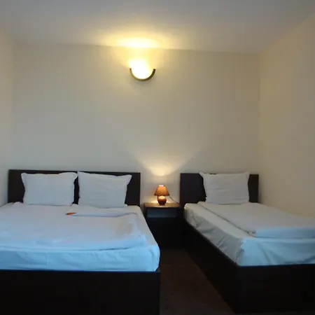 Hotell Family Diana Lyaskovo (Plovdiv)